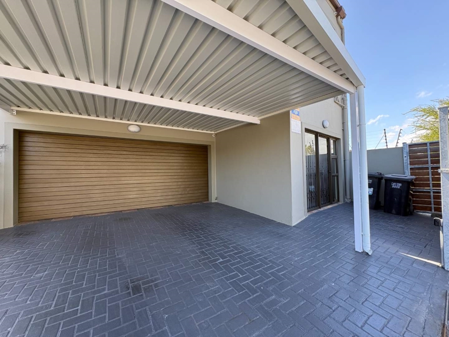 5 Bedroom Property for Sale in Sunningdale Western Cape